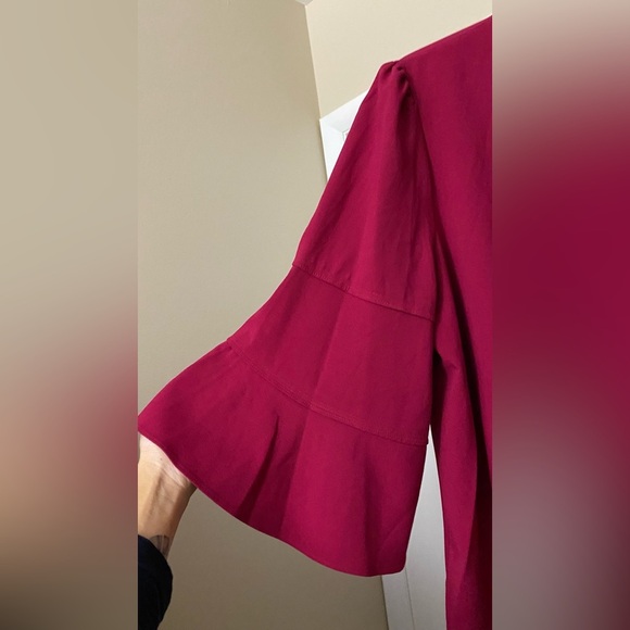Laundry by Shelli Segal Bell Sleeve Blouse Plum Size Medium - Picture 5 of 6